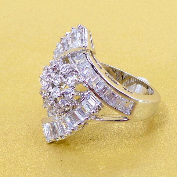 Large clear cubic zirconia stone ring with baguette and round stones Size 8 - Picture 4 of 9